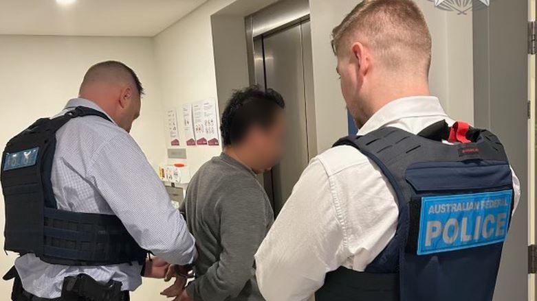رجل من سيدني متهم بتهريب مراهقة إلى أستراليا للعمل بالجنس